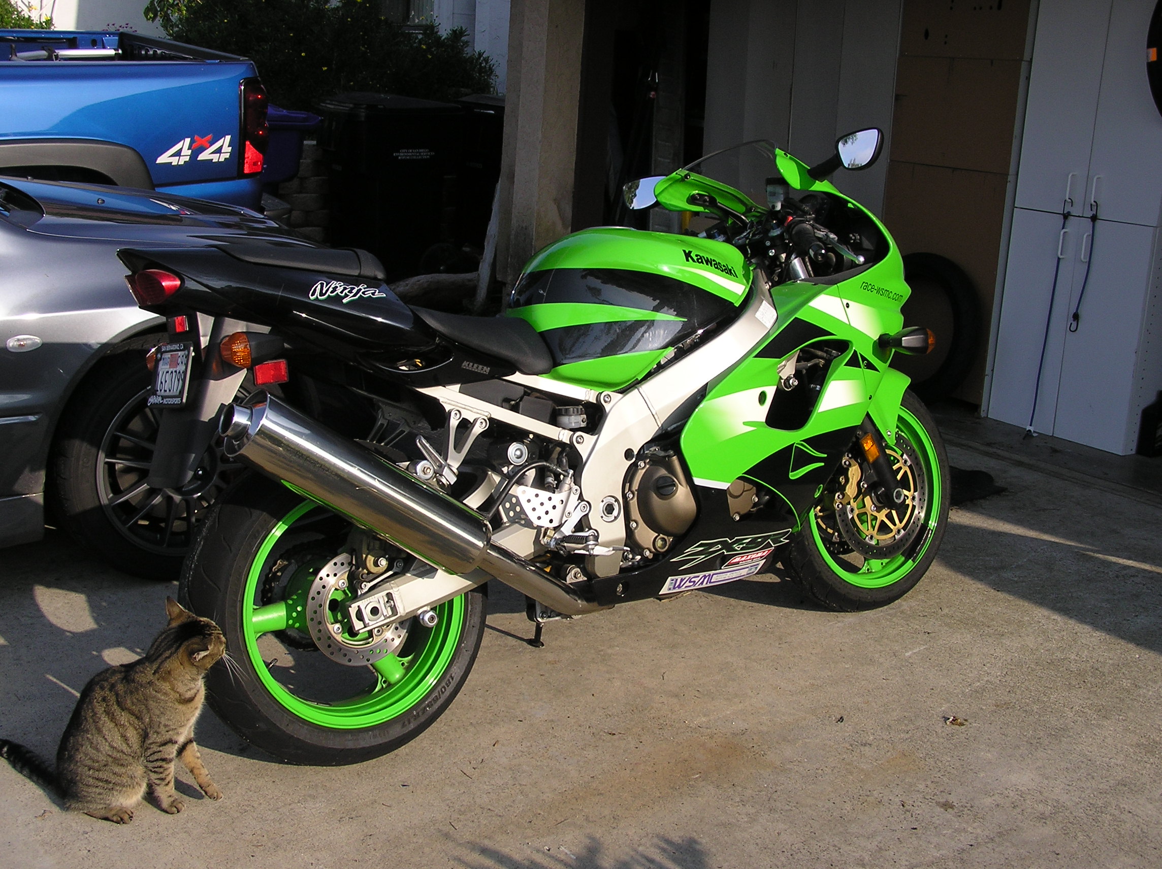 zx 9r 
